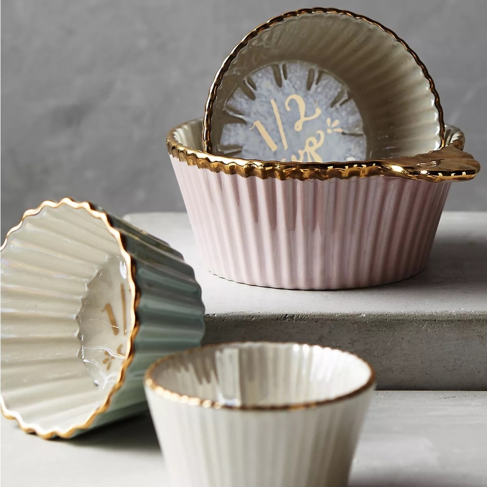 New🌟Anthropologie-Raised Bloom Measuring Cups, Set of 4